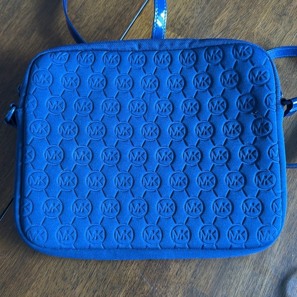 NWOT michael kors ipad sleeve crossbody bag - Picture 4 of 7